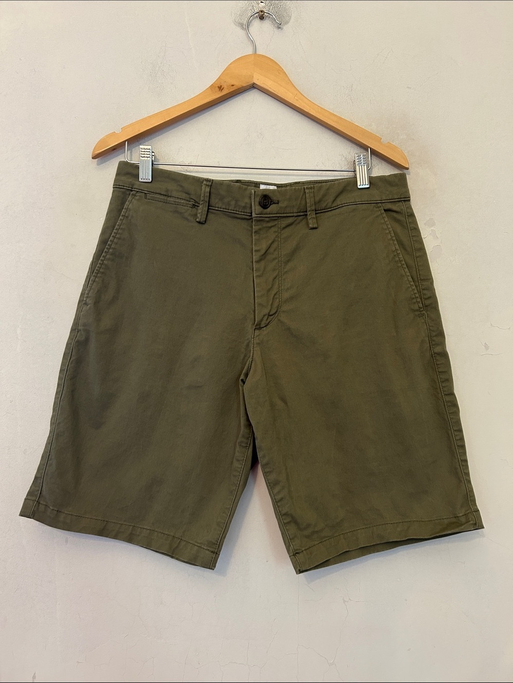 Gap Men's Olive Green Casual Chino Shorts Size 31 EUC